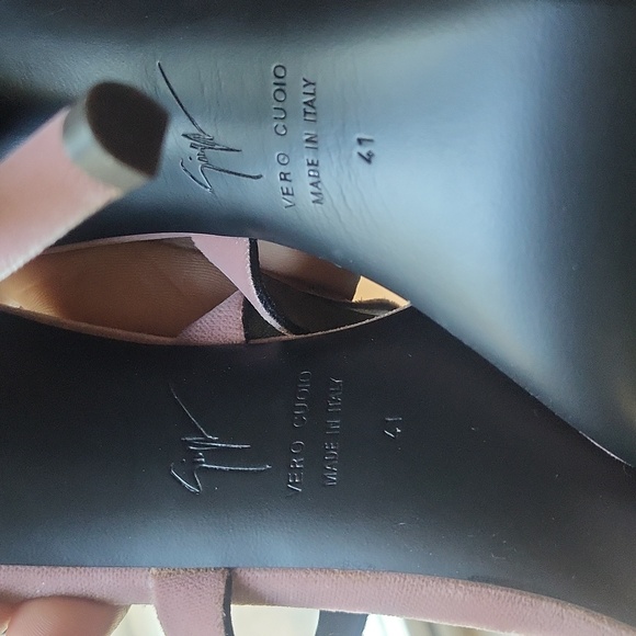 Heels - Picture 9 of 9